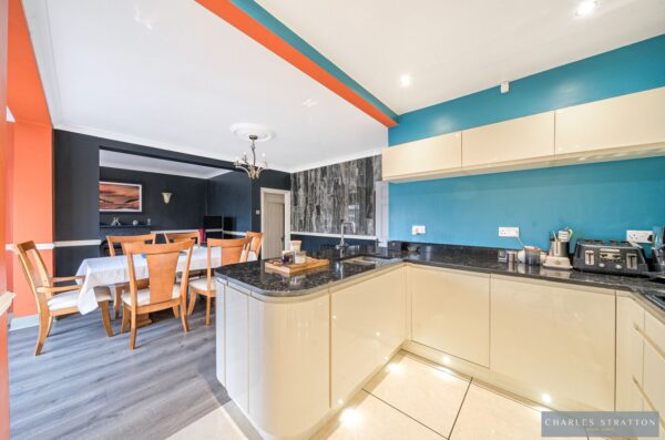 Mashiters Walk, Marshalls Park