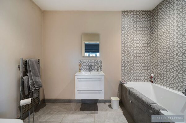 Main Road, Gidea Park