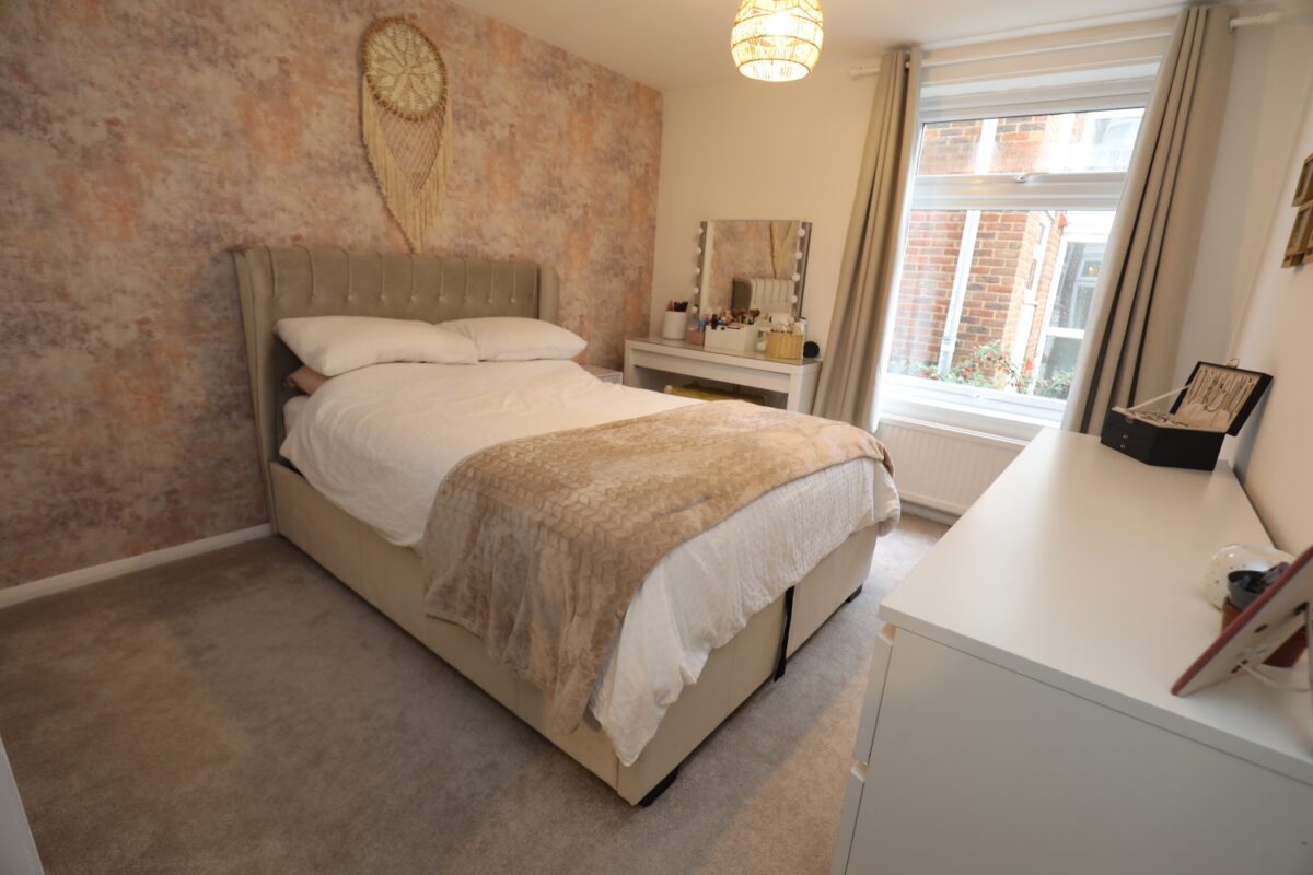 Squirrels Heath Lane, Hornchurch, RM11