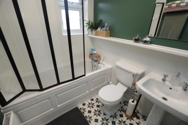 Squirrels Heath Lane, Hornchurch, RM11