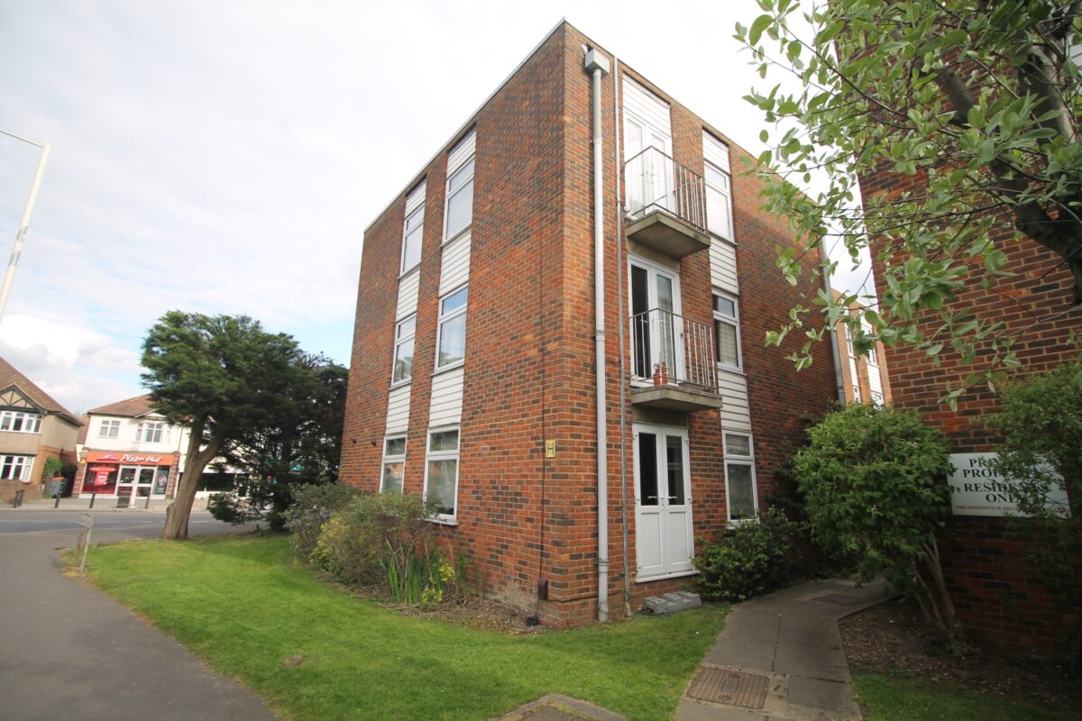 Squirrels Heath Lane, Hornchurch, RM11