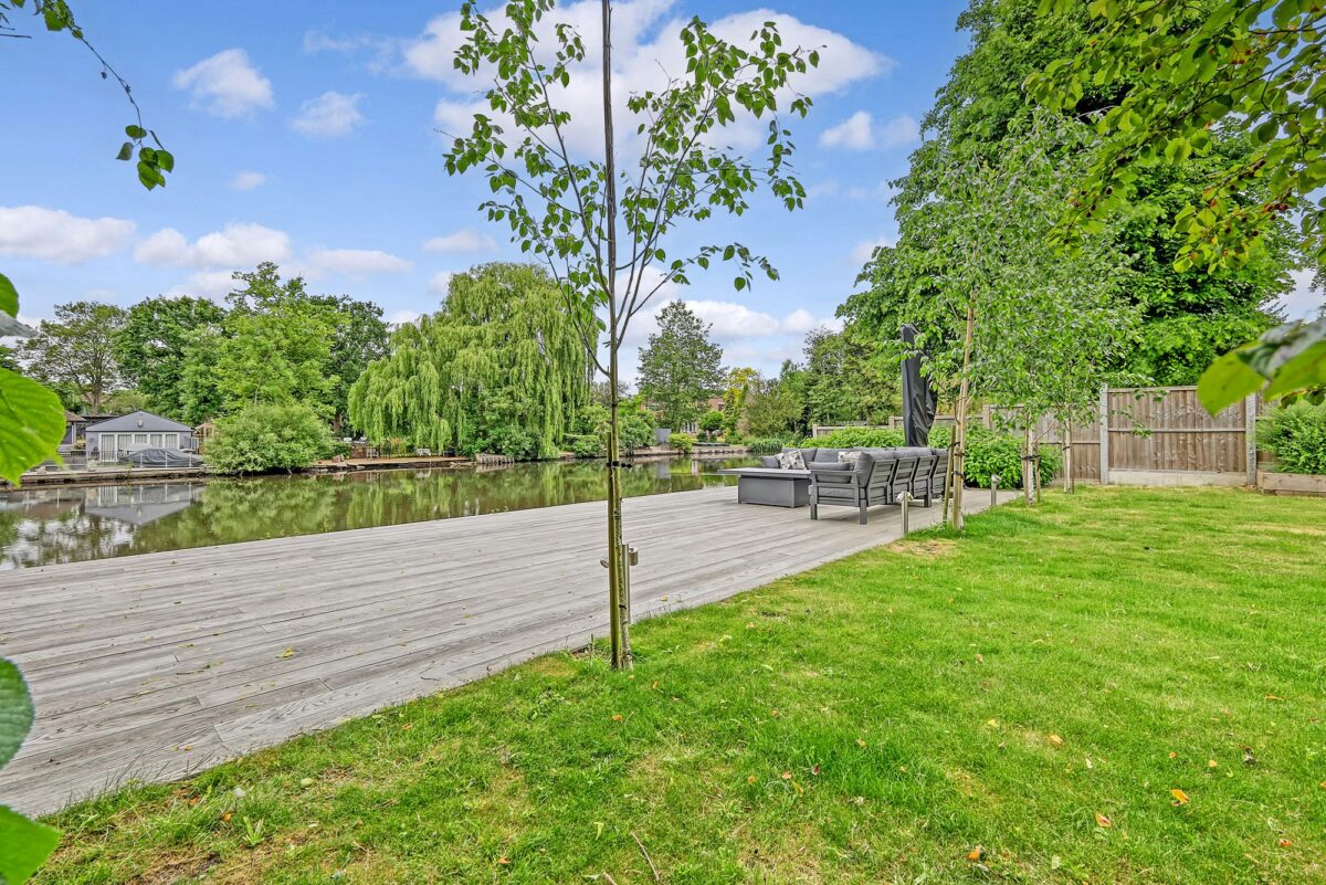 Broadway, Gidea Park