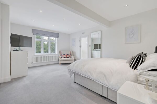 Broadway, Gidea Park