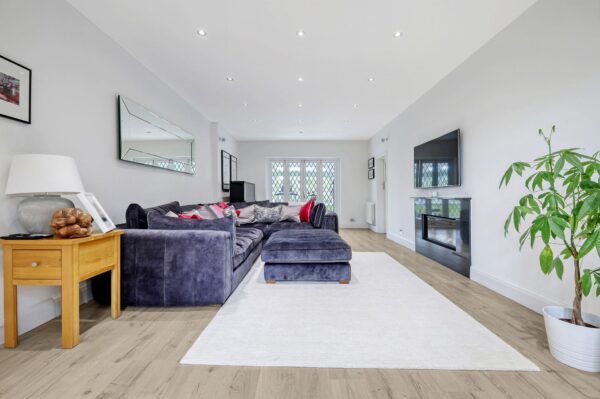 Broadway, Gidea Park