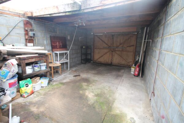 Salisbury Road, Grays, RM17