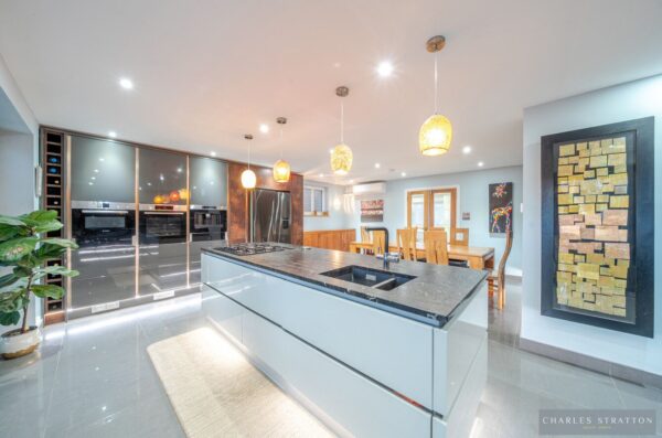 Rowan Walk, Hornchurch