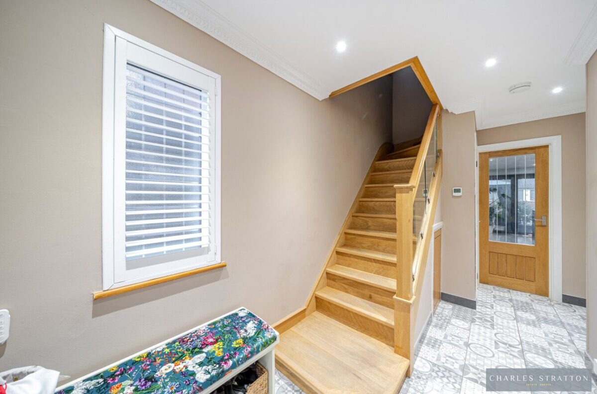 Rowan Walk, Hornchurch