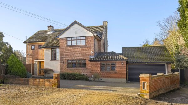 Gidea Close, Gidea Park