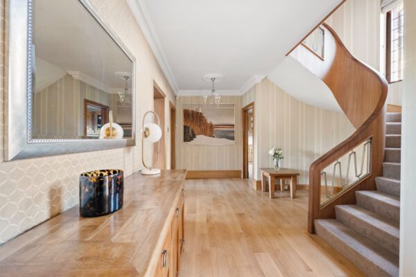 Gidea Close, Gidea Park