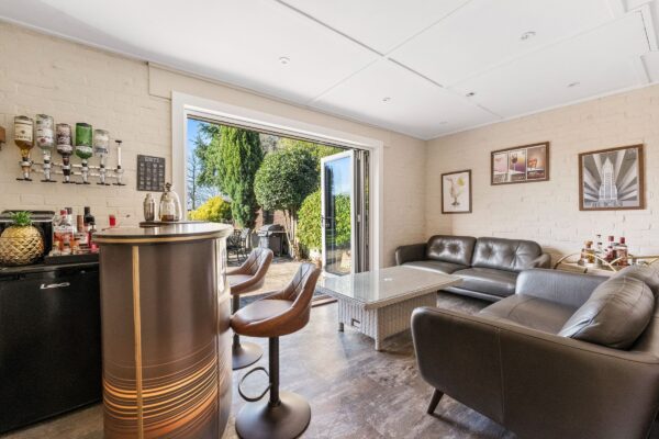 Gidea Close, Gidea Park