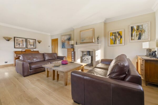 Gidea Close, Gidea Park