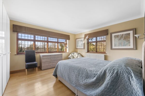 Gidea Close, Gidea Park