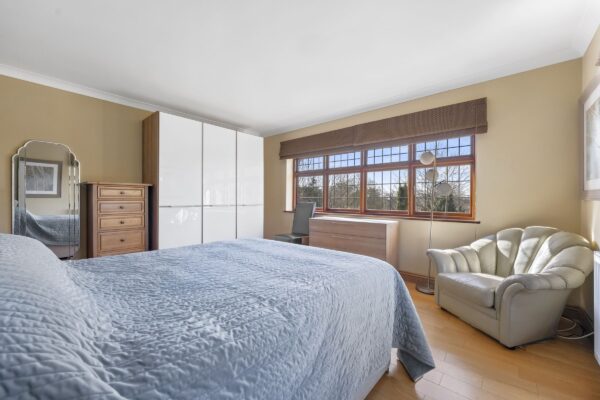 Gidea Close, Gidea Park