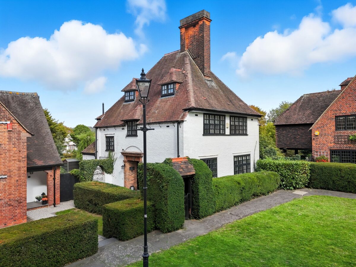 Reed Pond Walk, Gidea Park