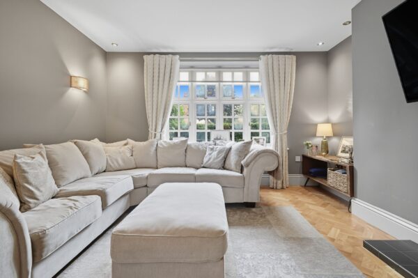 Reed Pond Walk, Gidea Park