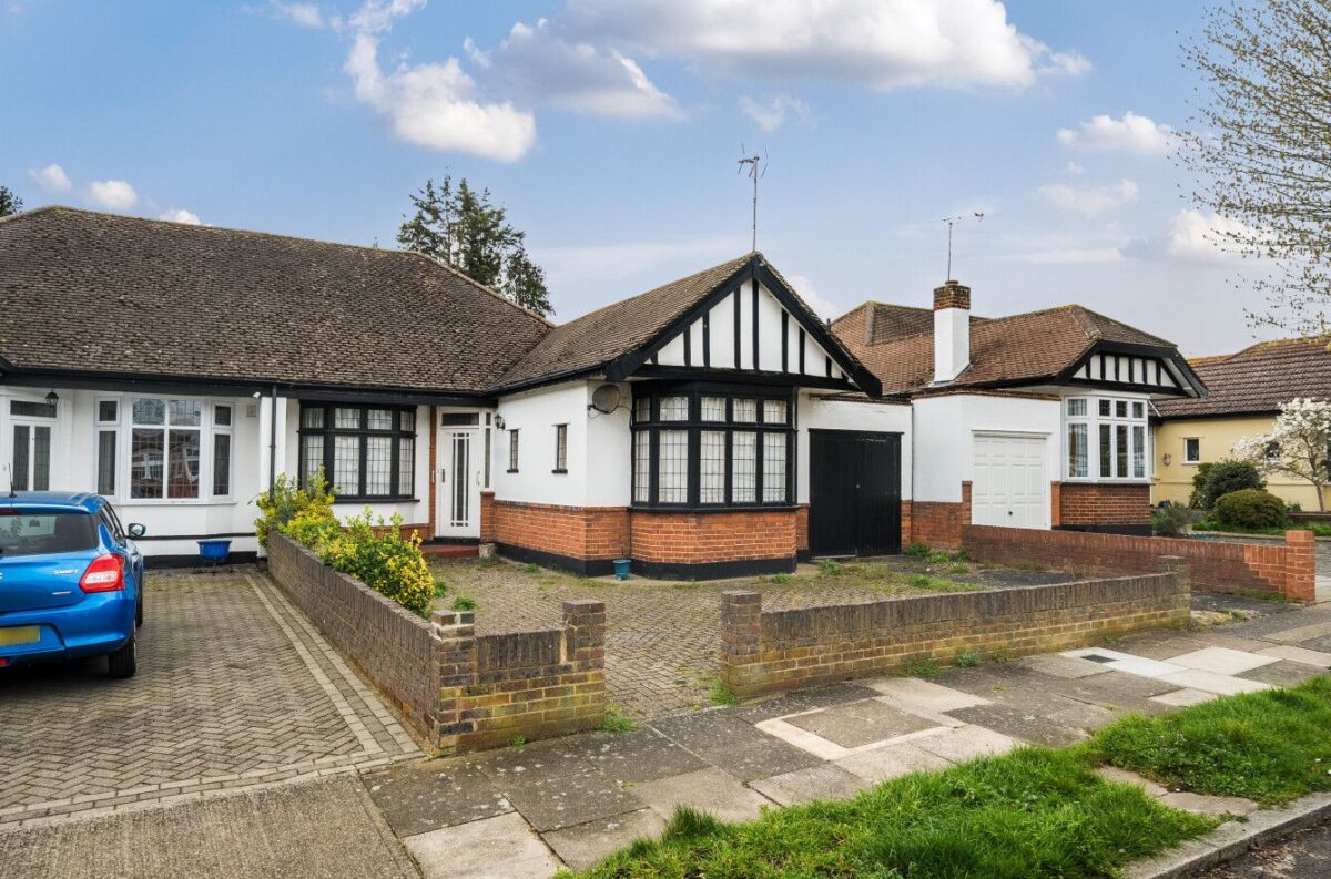 Hall Park Road, Upminster