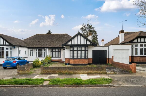 Hall Park Road, Upminster