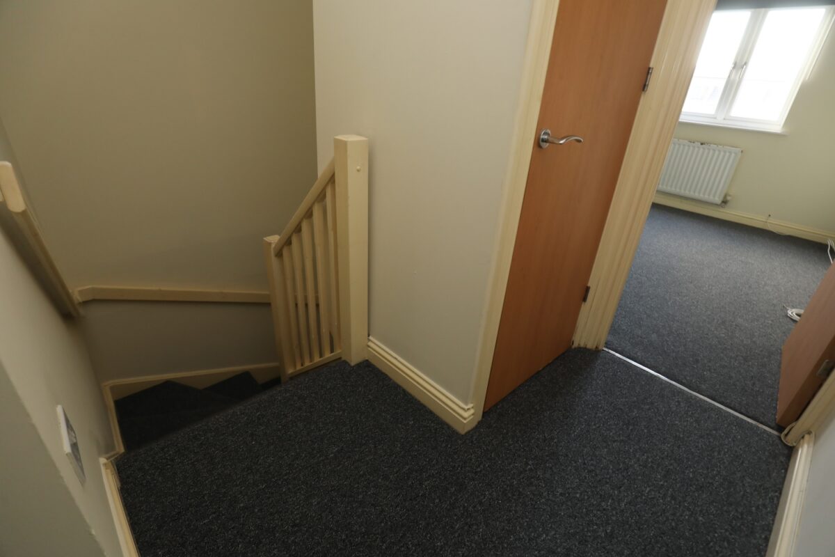 Draper Close, Grays, RM20