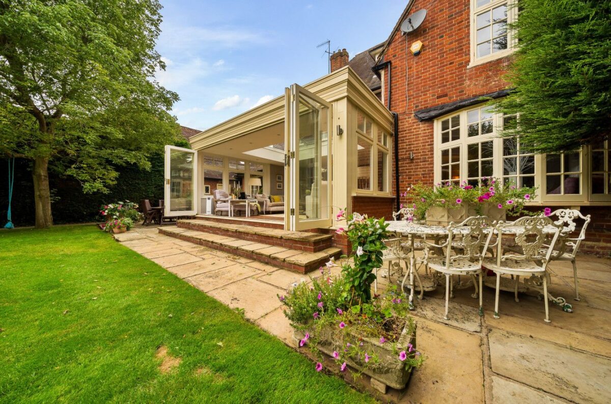 Gidea Close, Gidea Park