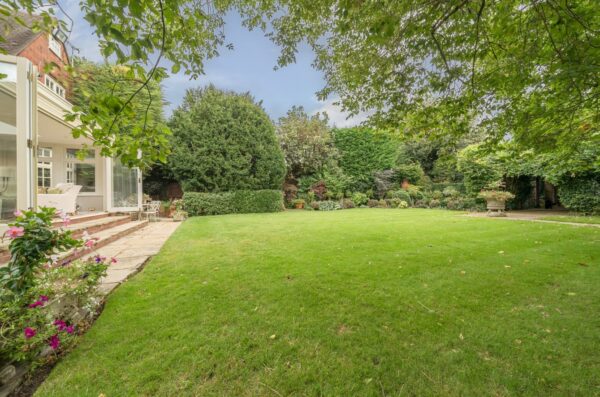 Gidea Close, Gidea Park