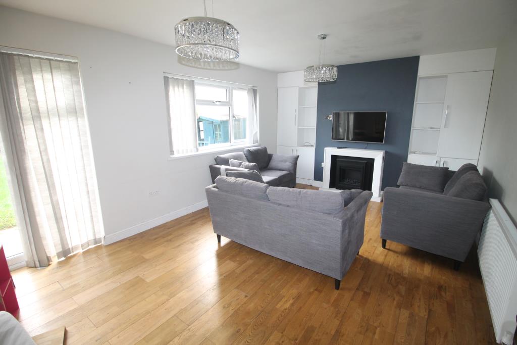 Eastern Avenue East, Romford, RM2
