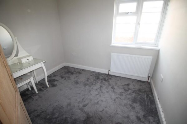 Eastern Avenue East, Romford, RM2