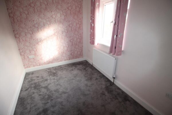 Eastern Avenue East, Romford, RM2