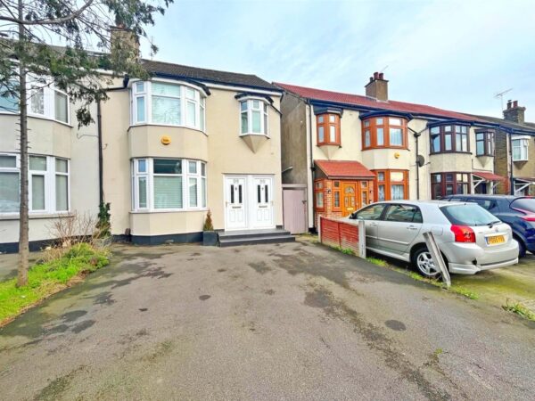 South Street, Romford, RM1