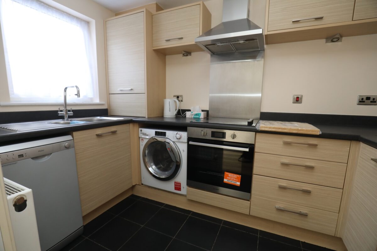 Draper Close, Grays, RM20