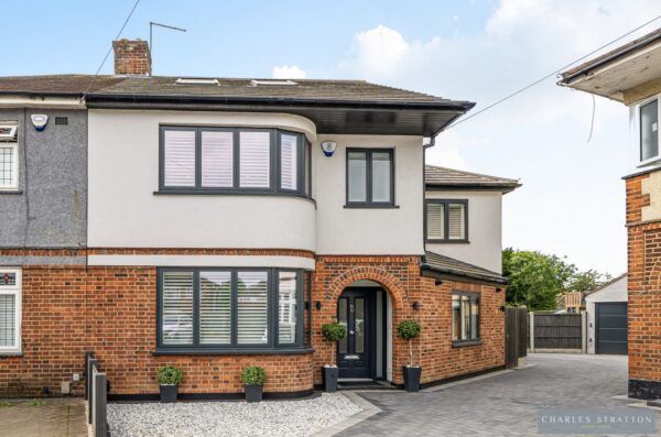 Eyre Close, Gidea Park