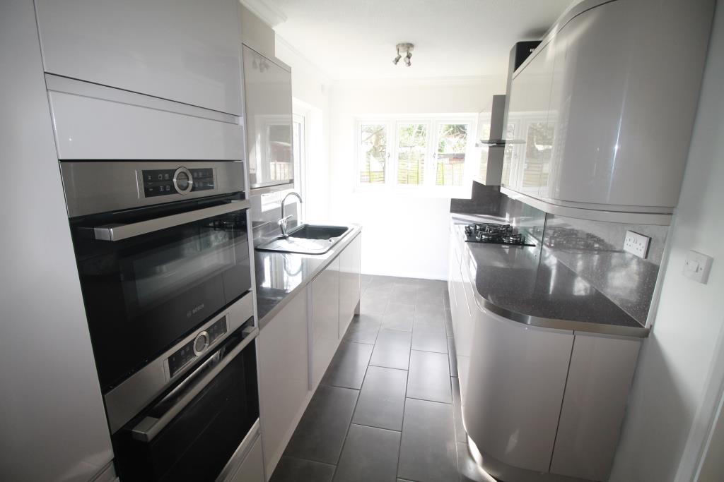 Slewins Lane, Hornchurch, RM11