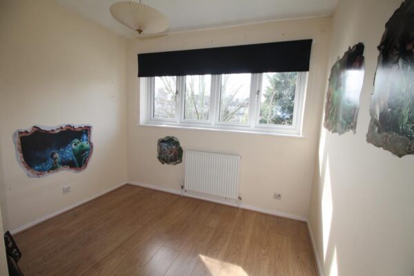 Slewins Lane, Hornchurch, RM11