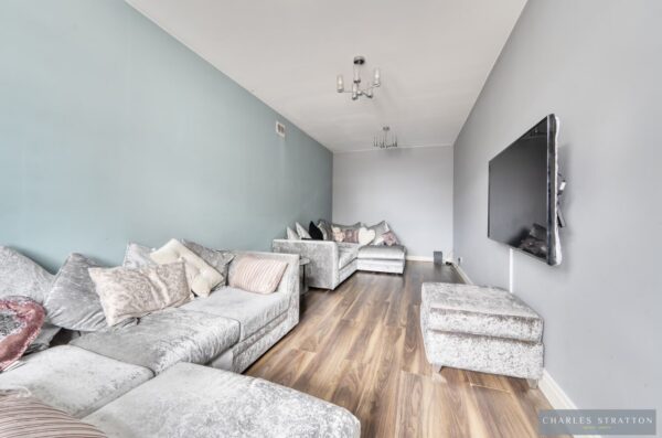 Wolsey Gardens, Hainault, IG6