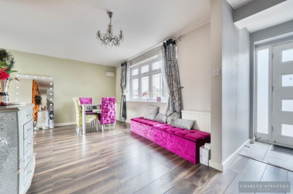 Wolsey Gardens, Hainault, IG6