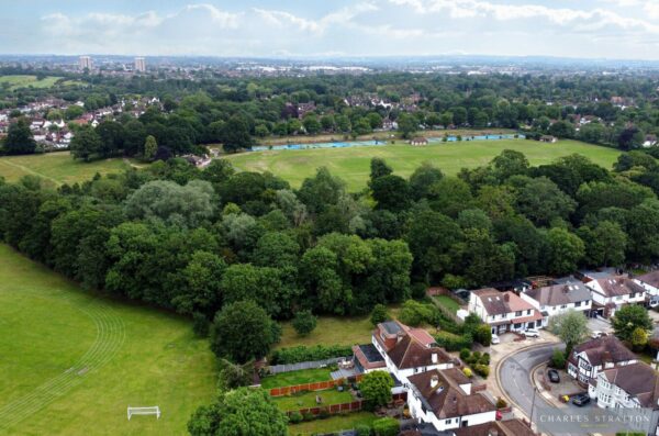 Parkland Avenue, Romford