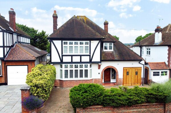 Parkland Avenue, Romford