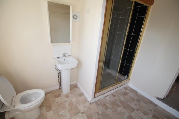 Douglas Road, Hornchurch, RM11