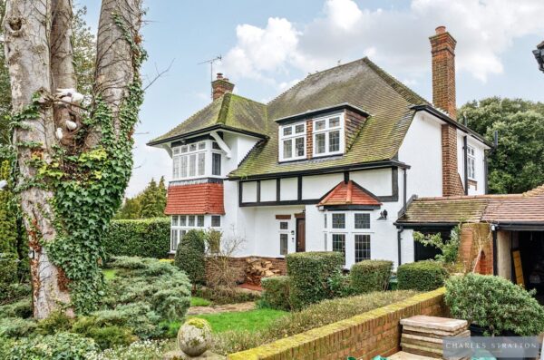Gidea Close, Gidea park