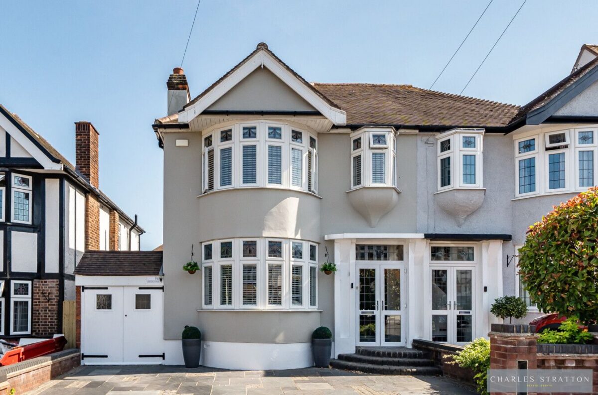 Parkland Avenue, Romford