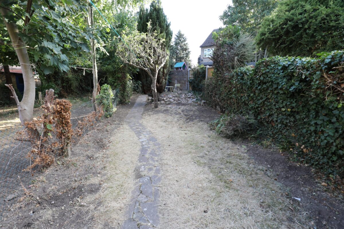 Station Road, Gidea Park, RM2