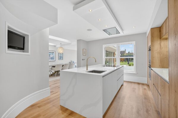 Parkway, Gidea Park