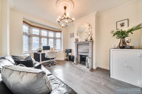 Edward Close, Gidea Park