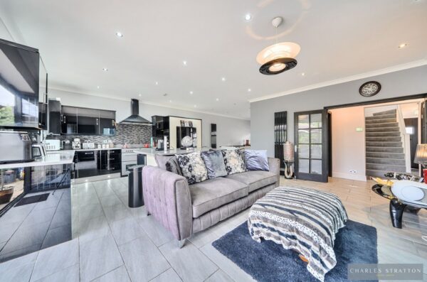 Edward Close, Gidea Park