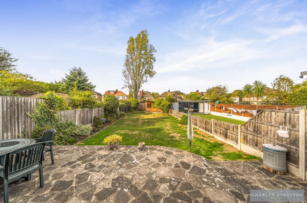 Pettits Boulevard, Romford