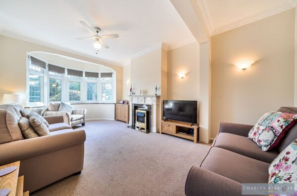 Pettits Boulevard, Romford
